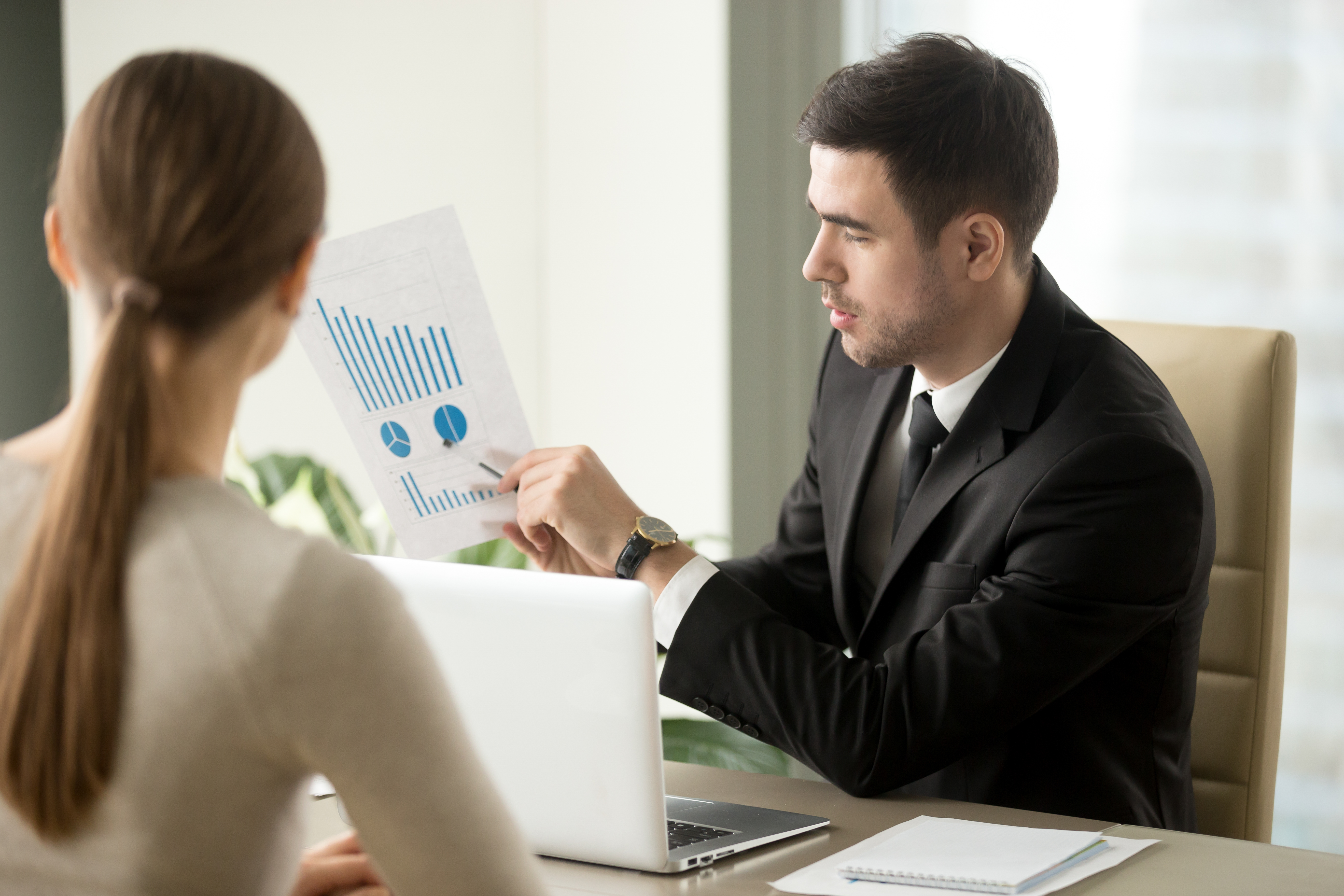 Unlocking potential: The pros and cons of performance reviews and management